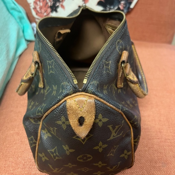 Authentic Louis Vuitton purse - Picture 3 of 5